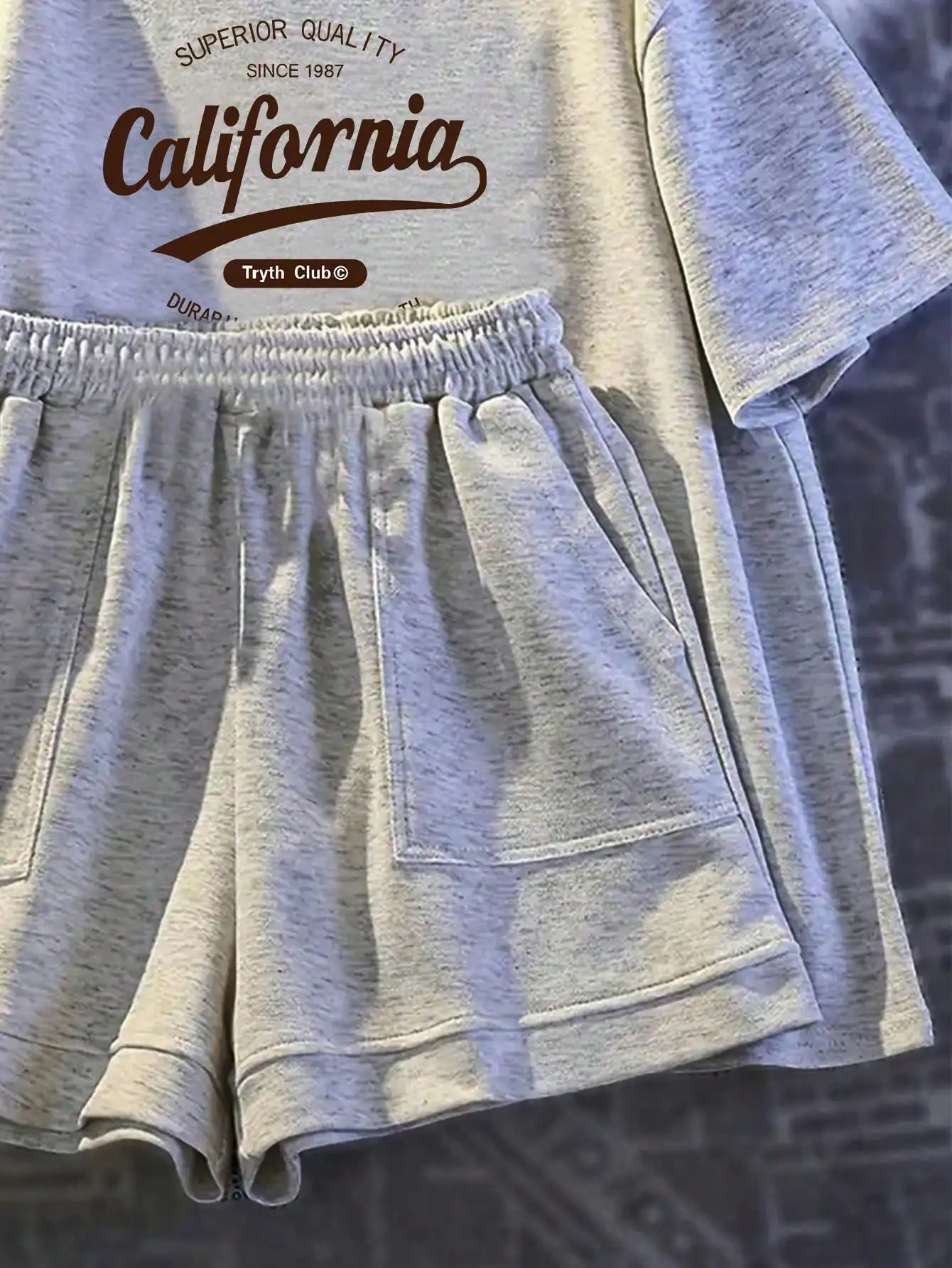 Printed girls' summer set, short sleeved T-shirt paired with casual shorts, stylish design, suitable for outdoor activities. - Image 23