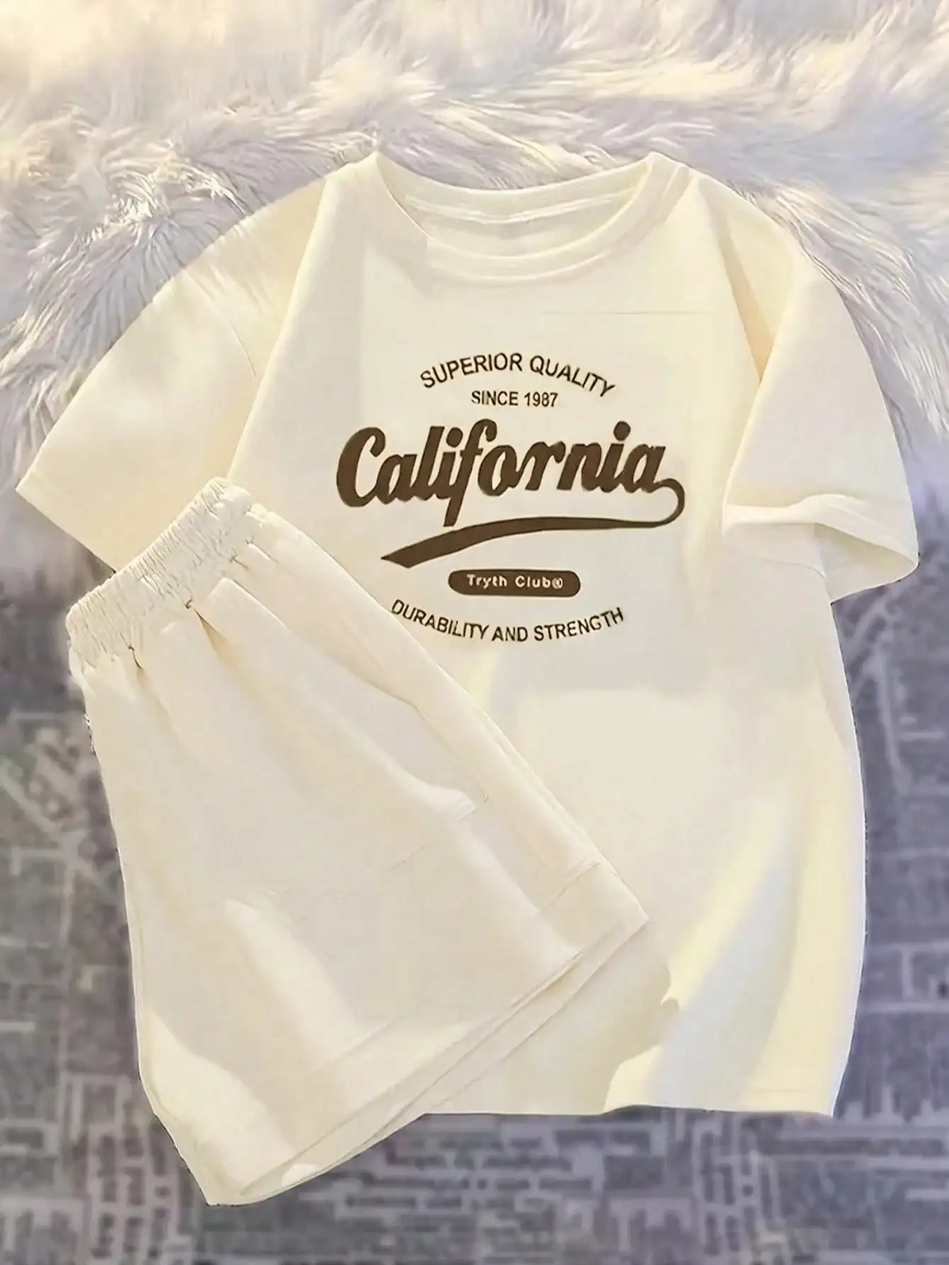 Printed girls' summer set, short sleeved T-shirt paired with casual shorts, stylish design, suitable for outdoor activities. - Image 10