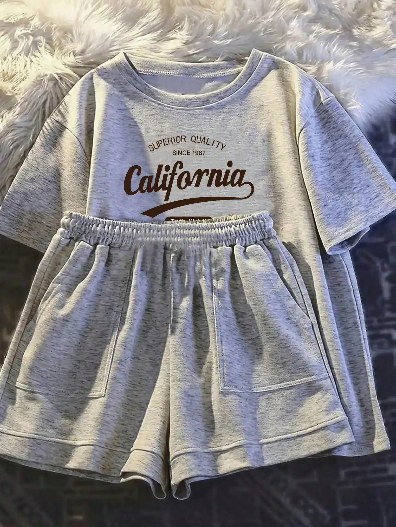 Printed girls' summer set, short sleeved T-shirt paired with casual shorts, stylish design, suitable for outdoor activities. - Image 21